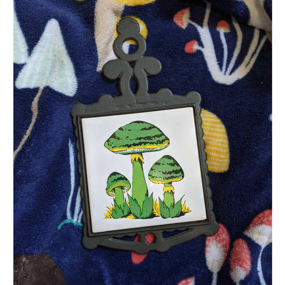 Vintage 70's Psychedelic Green Mushroom Ceramic Tile Trivet & Iron Wall Hanging - Picture 7 of 7